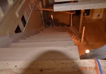 メーカからのノックダウンで作ったサーキュラー階段